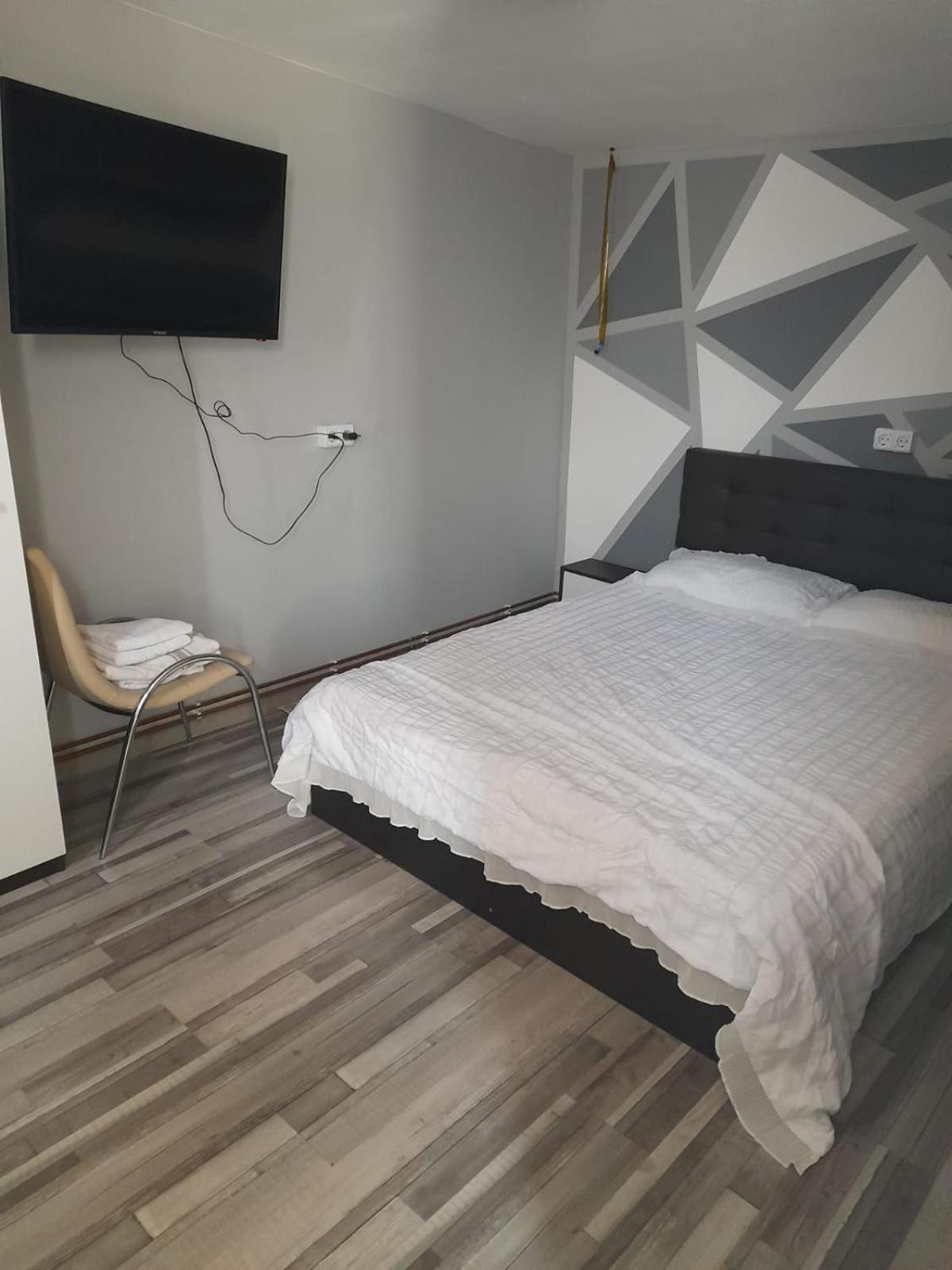 Garsoniera Sic Zona Terapia Zona Linistita La Casa Cu Parcare Lejlighed Cluj-Napoca Eksteriør billede