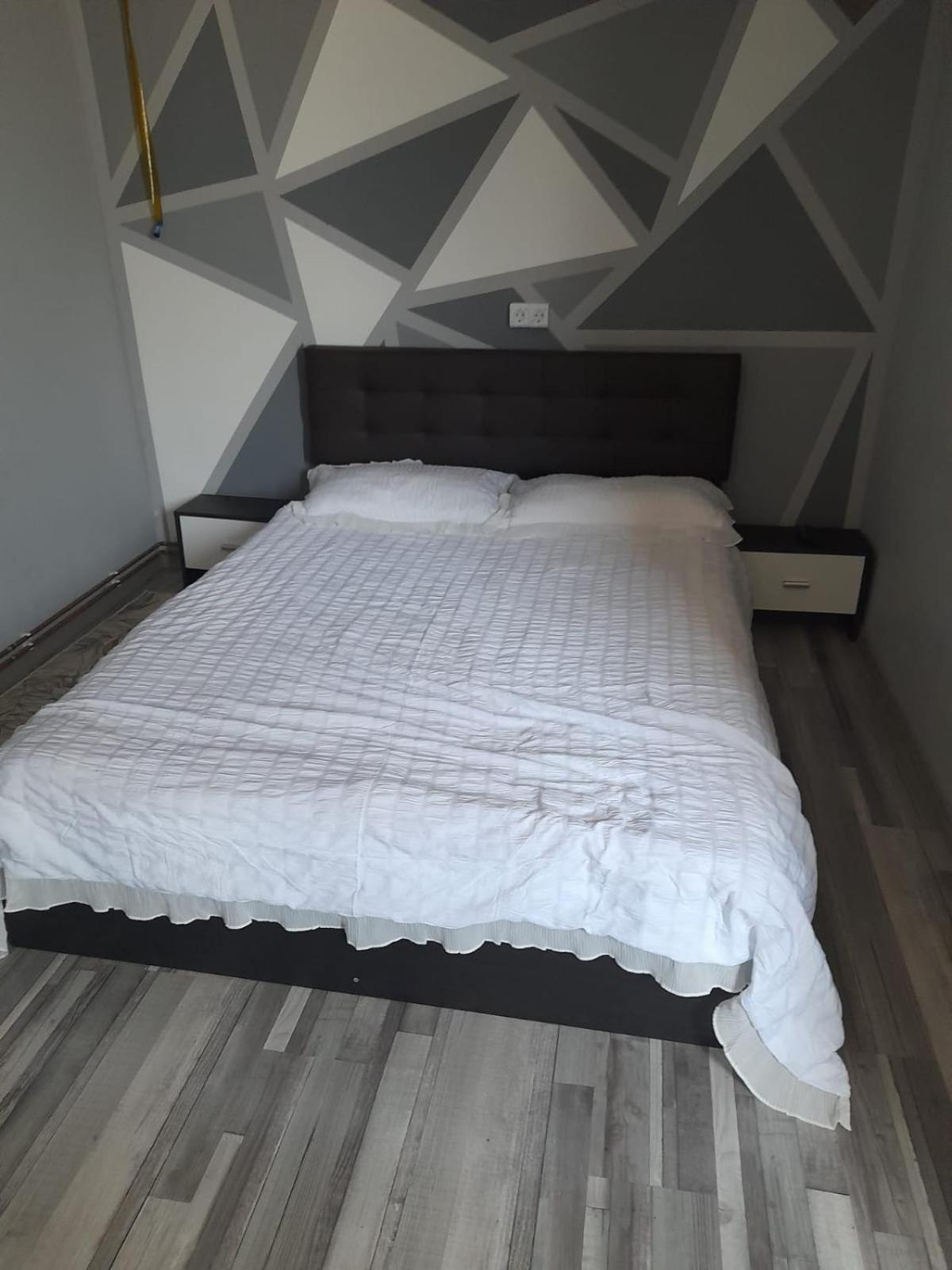Garsoniera Sic Zona Terapia Zona Linistita La Casa Cu Parcare Lejlighed Cluj-Napoca Eksteriør billede