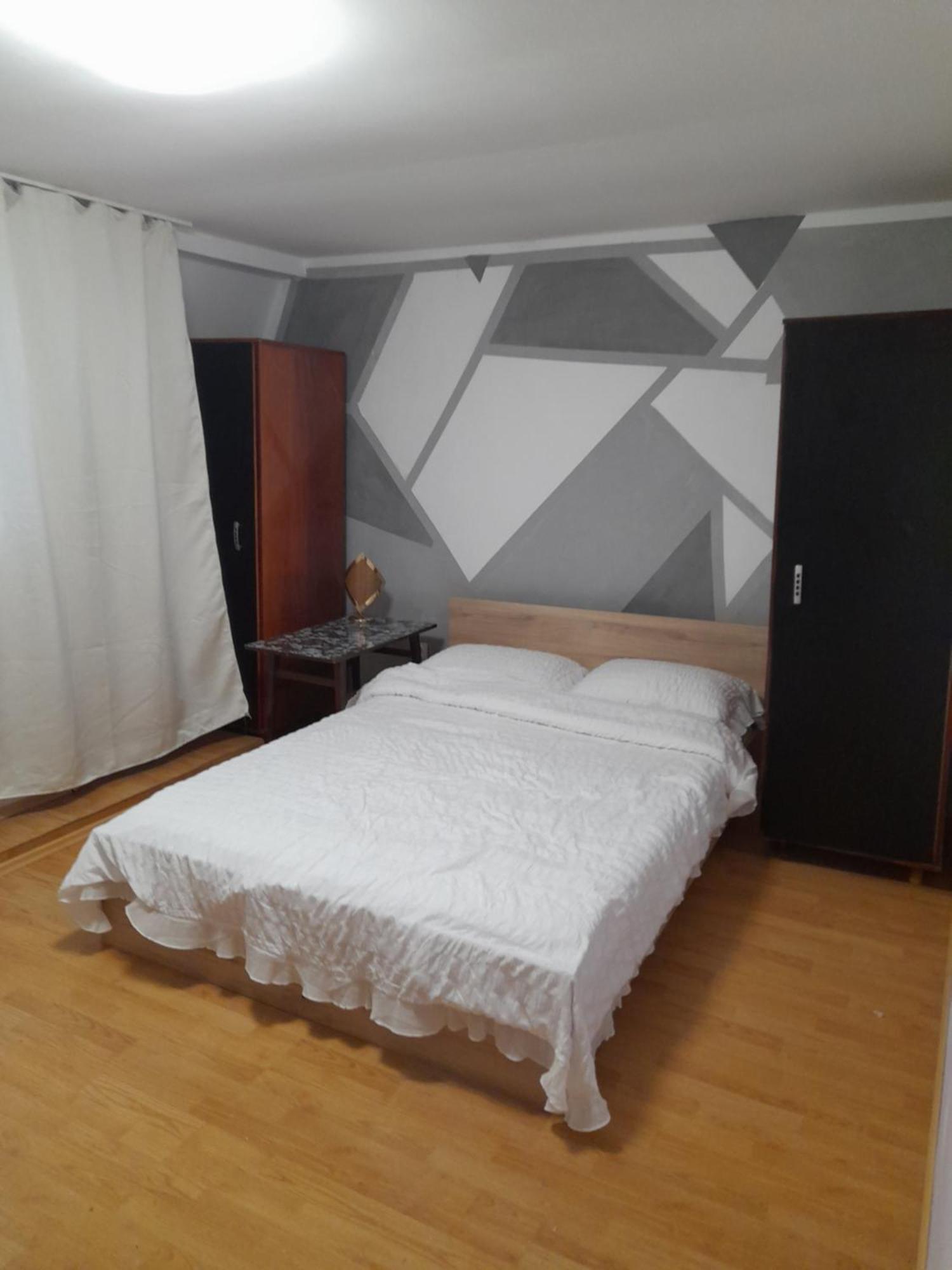 Garsoniera Sic Zona Terapia Zona Linistita La Casa Cu Parcare Lejlighed Cluj-Napoca Eksteriør billede