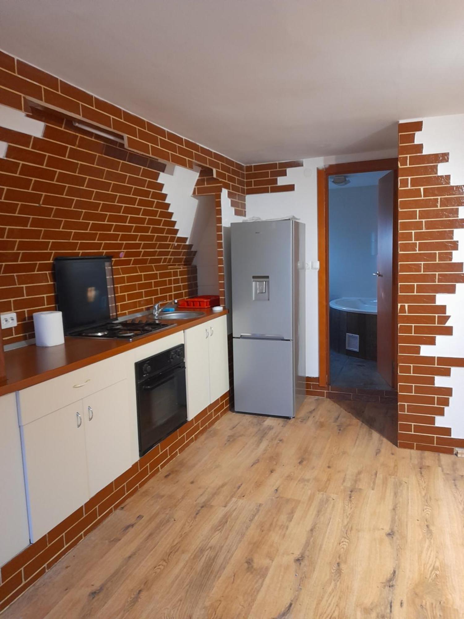 Garsoniera Sic Zona Terapia Zona Linistita La Casa Cu Parcare Lejlighed Cluj-Napoca Eksteriør billede