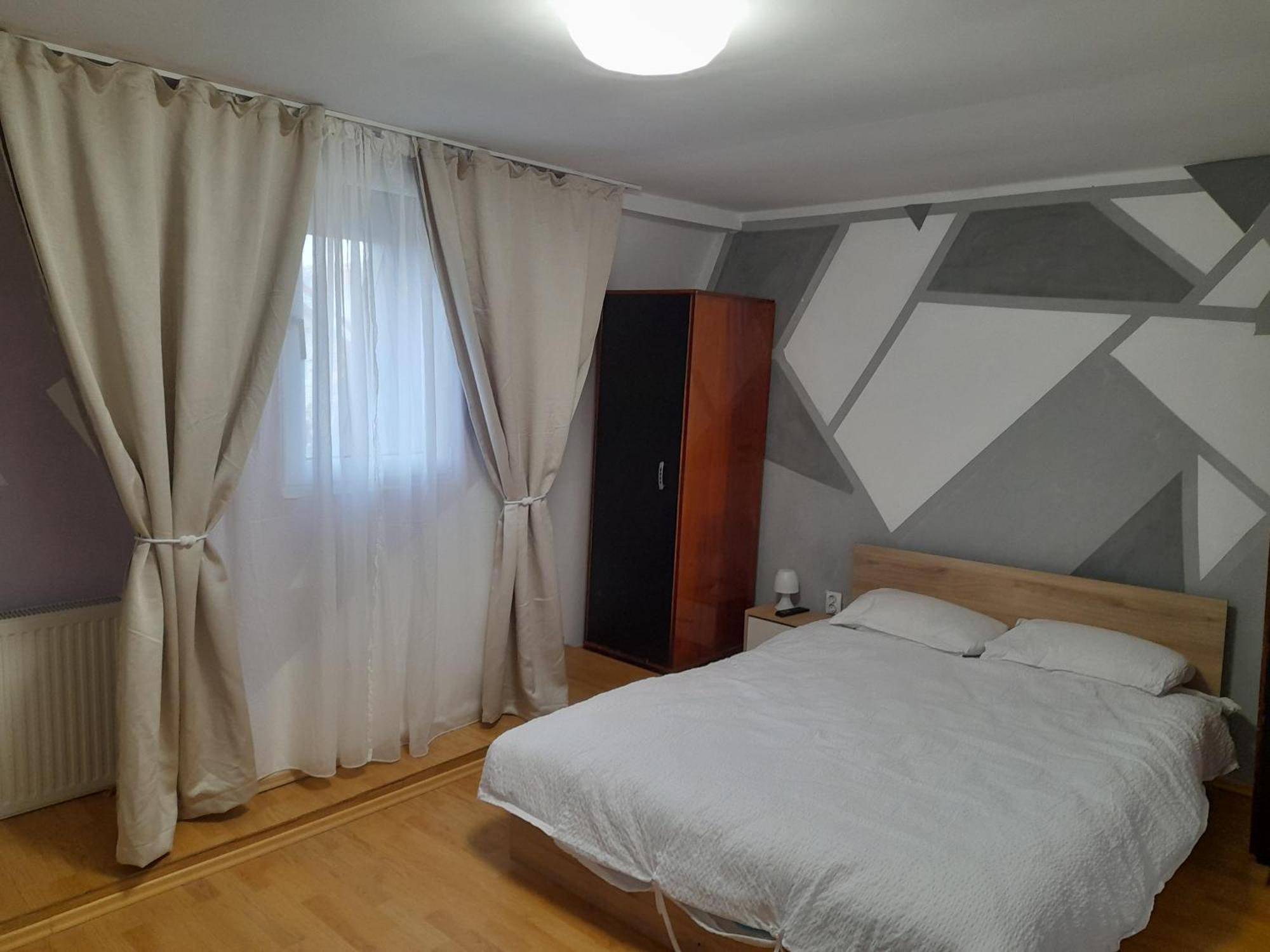 Garsoniera Sic Zona Terapia Zona Linistita La Casa Cu Parcare Lejlighed Cluj-Napoca Eksteriør billede